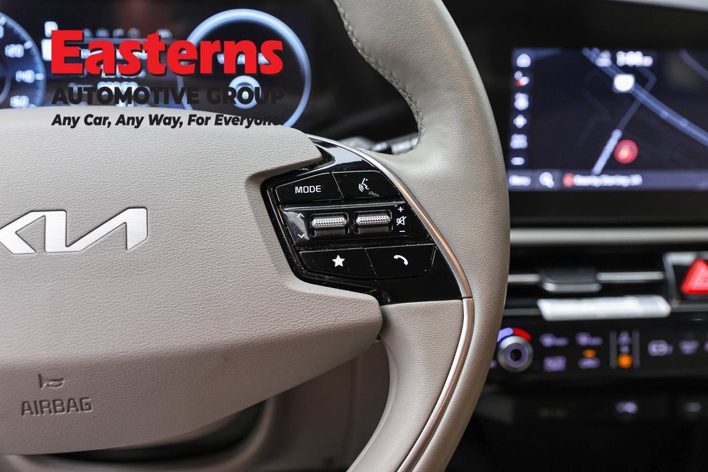 Used 2023 Kia Niro Wind w/ Wind Preserve Package FWD image 16