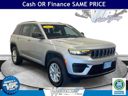 Used 2025 Jeep Grand Cherokee Laredo X w/ Luxury Tech Group I AWD/4WD image 1