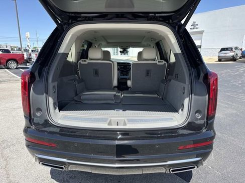 Used 2024 Cadillac XT6 Premium Luxury w/ Technology Package AWD/4WD image 5