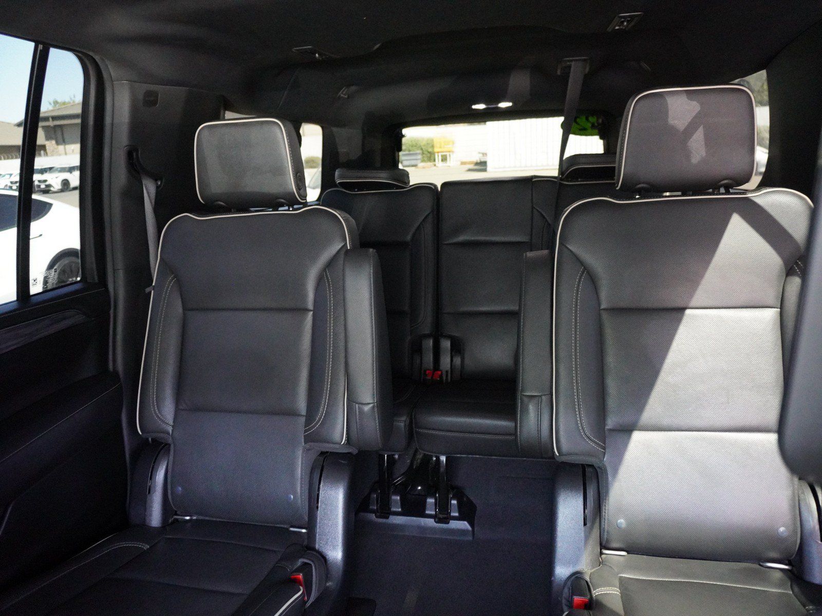 Used 2022 GMC Yukon XL SLT w/ SLT Premium Package AWD/4WD image 31