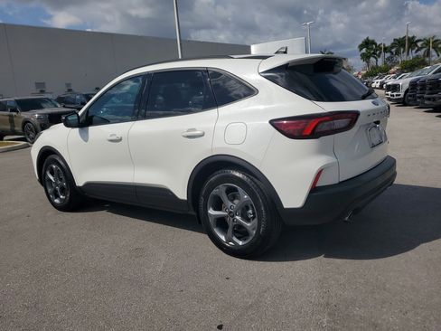 Used 2025 Ford Escape ST-Line w/ Equipment Group 301A image 7