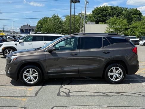 Used 2019 GMC Terrain SLE w/ Driver Convenience Package AWD/4WD image 2