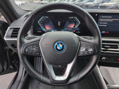 Used 2023 BMW i4 eDrive40 w/ Premium Package RWD image 18