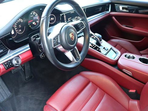 Used 2017 Porsche Panamera image 18