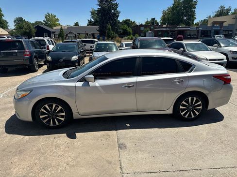 Used 2017 Nissan Altima 2.5 SV FWD image 8