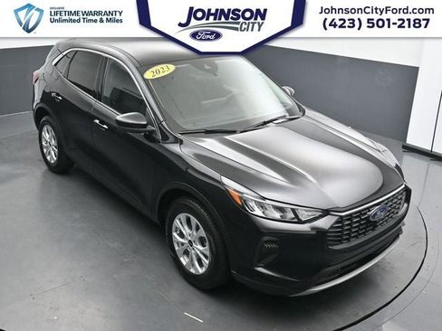 Used 2023 Ford Escape Active w/ Tech Pack #2 AWD/4WD image 1