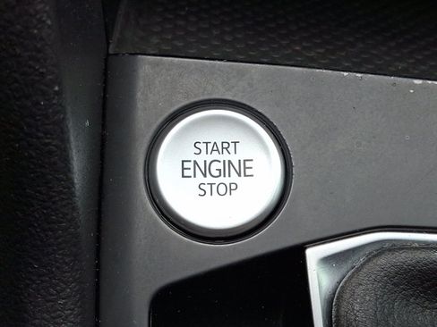 Certified 2022 Volkswagen Taos S image 27