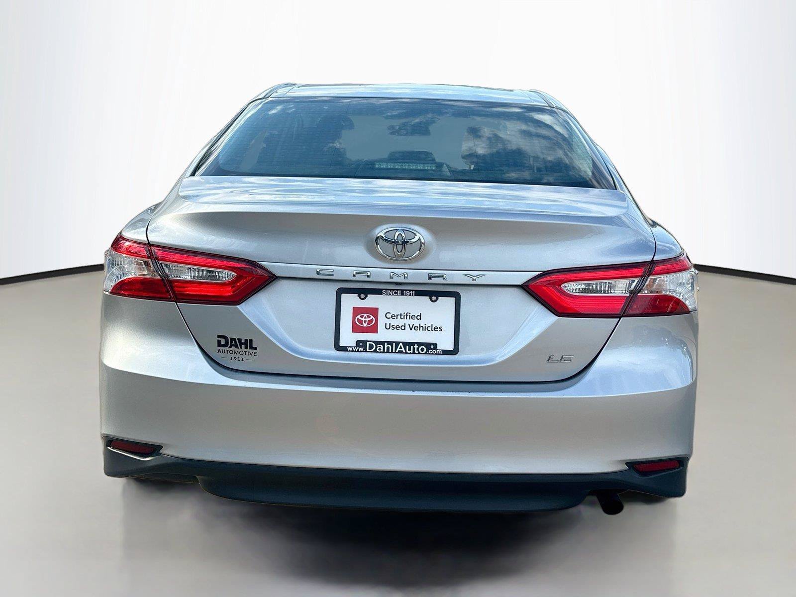 Used 2018 Toyota Camry LE FWD image 12