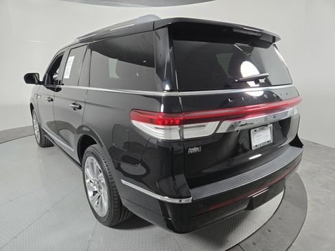 Used 2024 Lincoln Navigator Premiere image 6