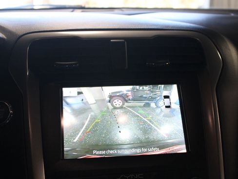 Used 2020 Ford Fusion SEL image 18