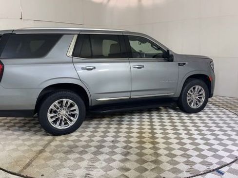 Used 2023 GMC Yukon SLT w/ SLT Luxury Package AWD/4WD image 9