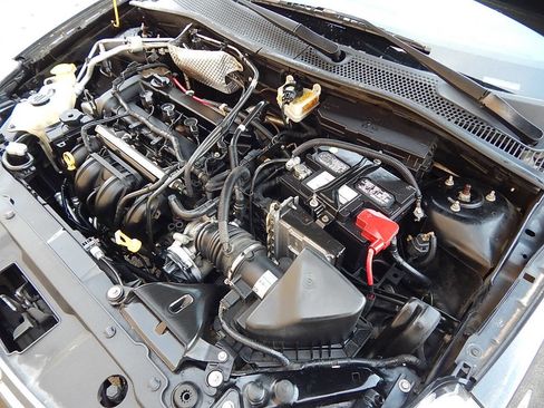 Used 2010 Ford Focus SE image 32