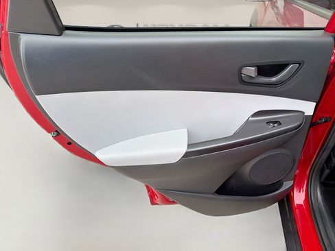 Used 2022 Hyundai Kona SE image 22