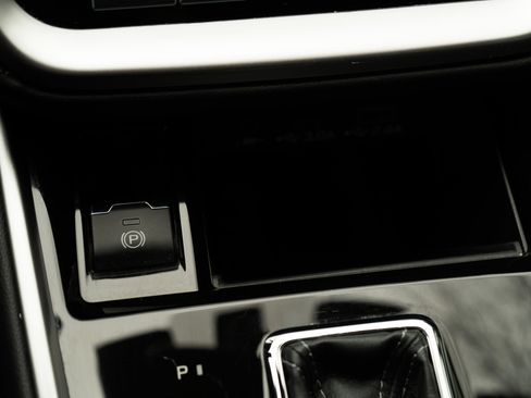 Used 2023 Subaru Outback Limited image 32