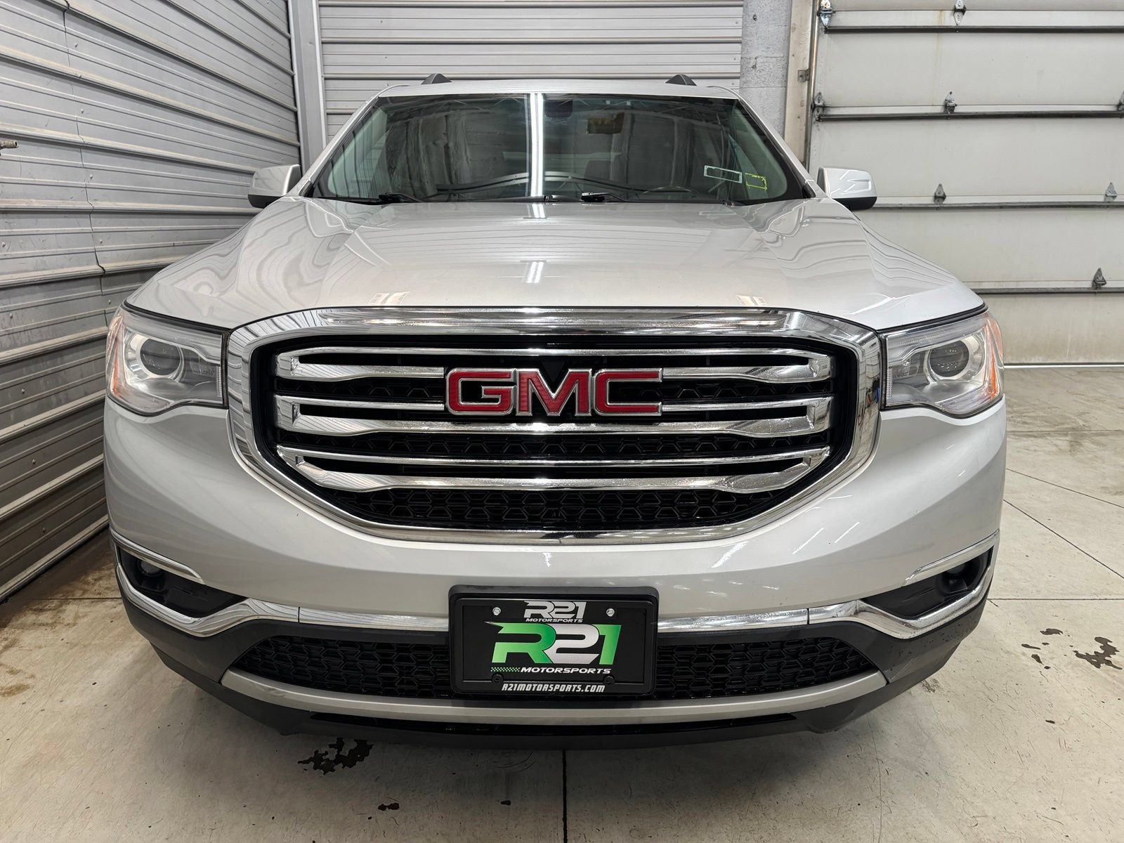 Used 2018 GMC Acadia SLT AWD/4WD image 2