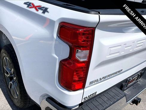 Used 2024 Chevrolet Silverado 1500 LT AWD/4WD image 23