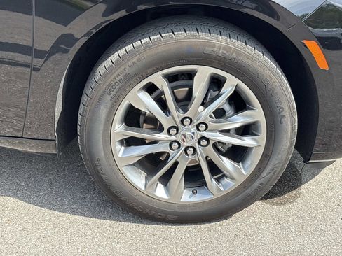 Used 2024 Buick Enclave Avenir w/ Avenir Technology Package image 10