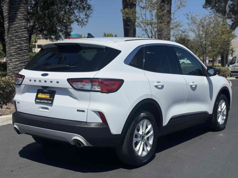 Used 2022 Ford Escape SE AWD/4WD image 9