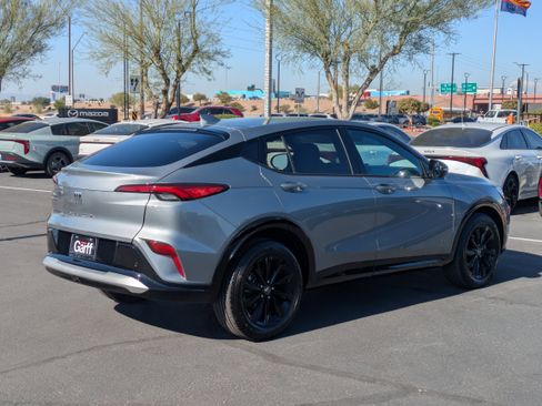 Used 2025 Buick Envista Sport Touring image 6