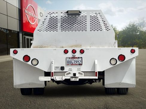 Used 2019 Ford F550 2WD Regular Cab Super Duty image 8