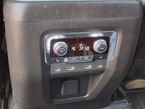 Used 2021 GMC Yukon SLT w/ Rear Media and Nav Package image 19