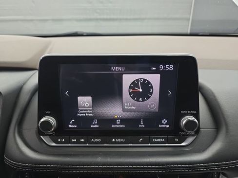 Used 2021 Nissan Rogue SV image 31