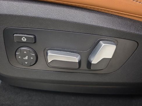 Used 2023 BMW X5 xDrive40i w/ Executive Package image 13