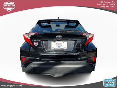 Used 2022 Toyota C-HR XLE image 6