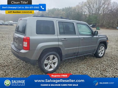 Used 2014 Jeep Patriot Latitude w/ Sun/Sound Group AWD/4WD image 4