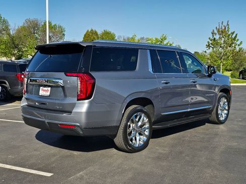 Used 2021 GMC Yukon XL SLT w/ SLT Premium Package AWD/4WD image 10