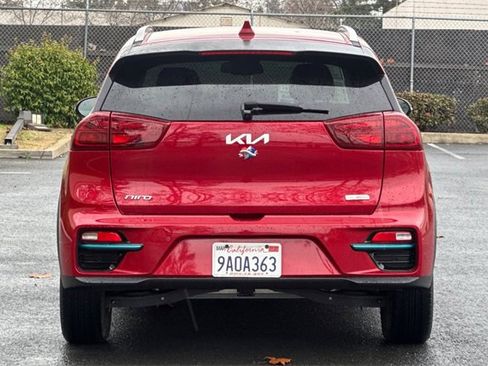 Used 2022 Kia Niro EX Premium image 5