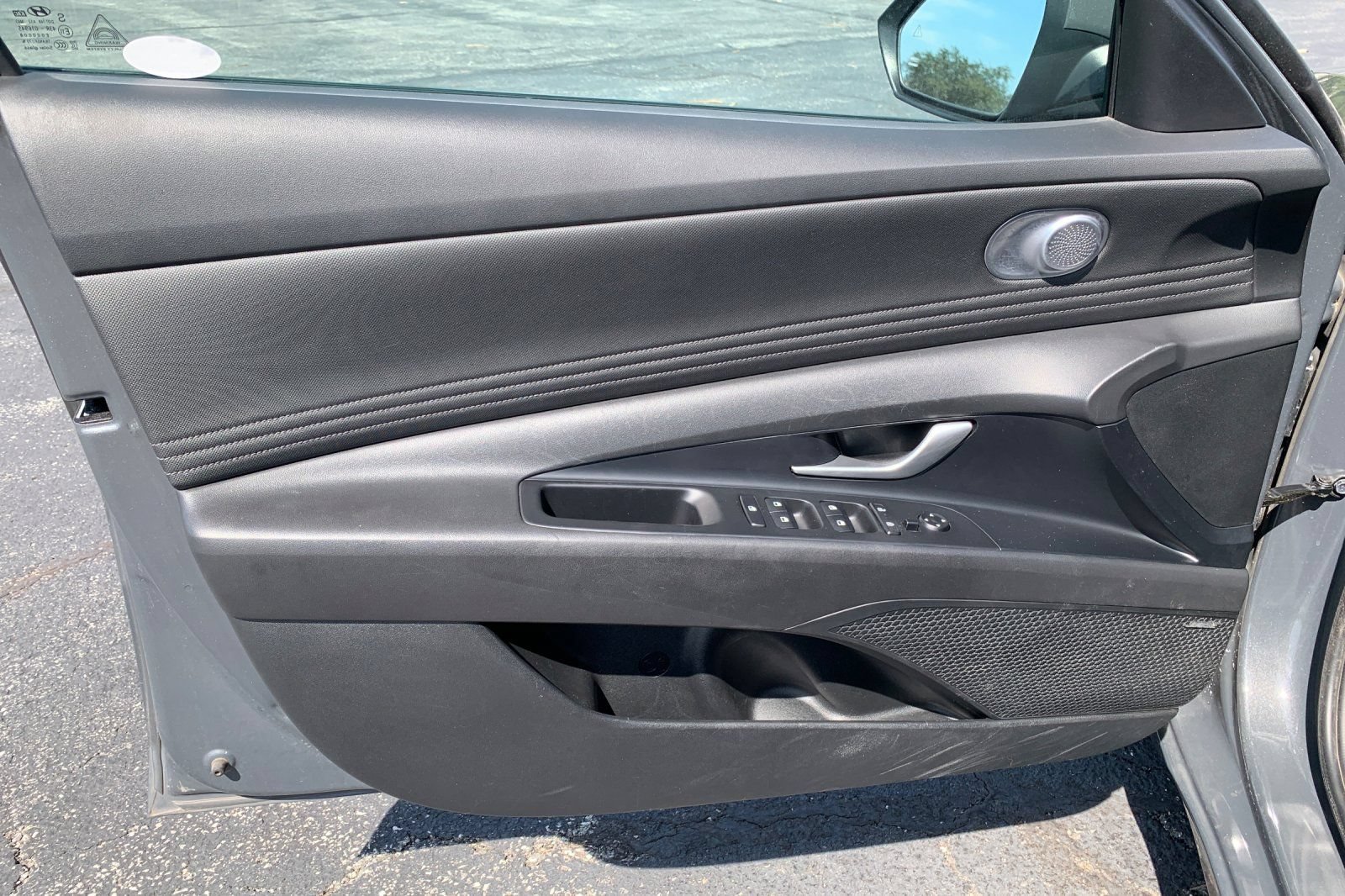 Used 2024 Hyundai Elantra Limited FWD image 12