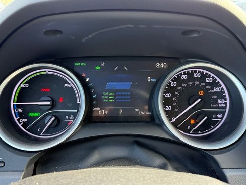 Used 2021 Toyota Camry XLE w/ Navigation Upgrade Package image 17