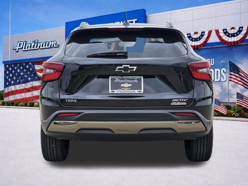 New 2026 Chevrolet Trax ACTIV w/ Sunroof Package FWD image 8