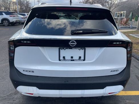 New 2026 Nissan Kicks SV w/ SV Premium Package AWD/4WD image 5