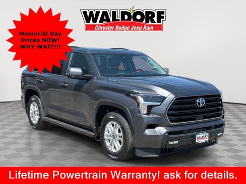 Used 2024 Toyota Sequoia SR5 w/ SR5 Premium Package AWD/4WD image 1