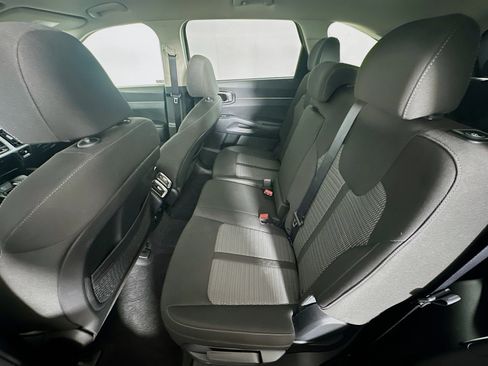 Used 2023 Kia Sorento LX image 27