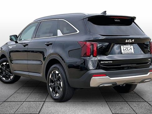 Used 2025 Kia Sorento S AWD/4WD image 12