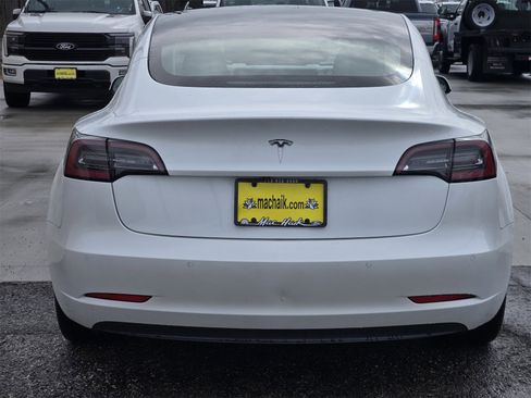 Used 2021 Tesla Model 3 Standard Range Plus image 5