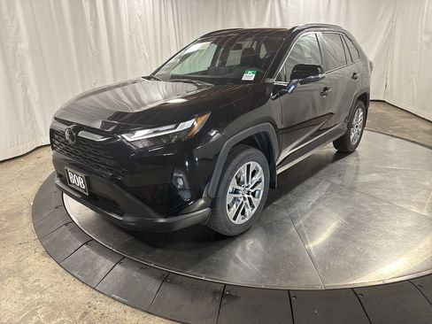Used 2025 Toyota RAV4 XLE Premium image 1