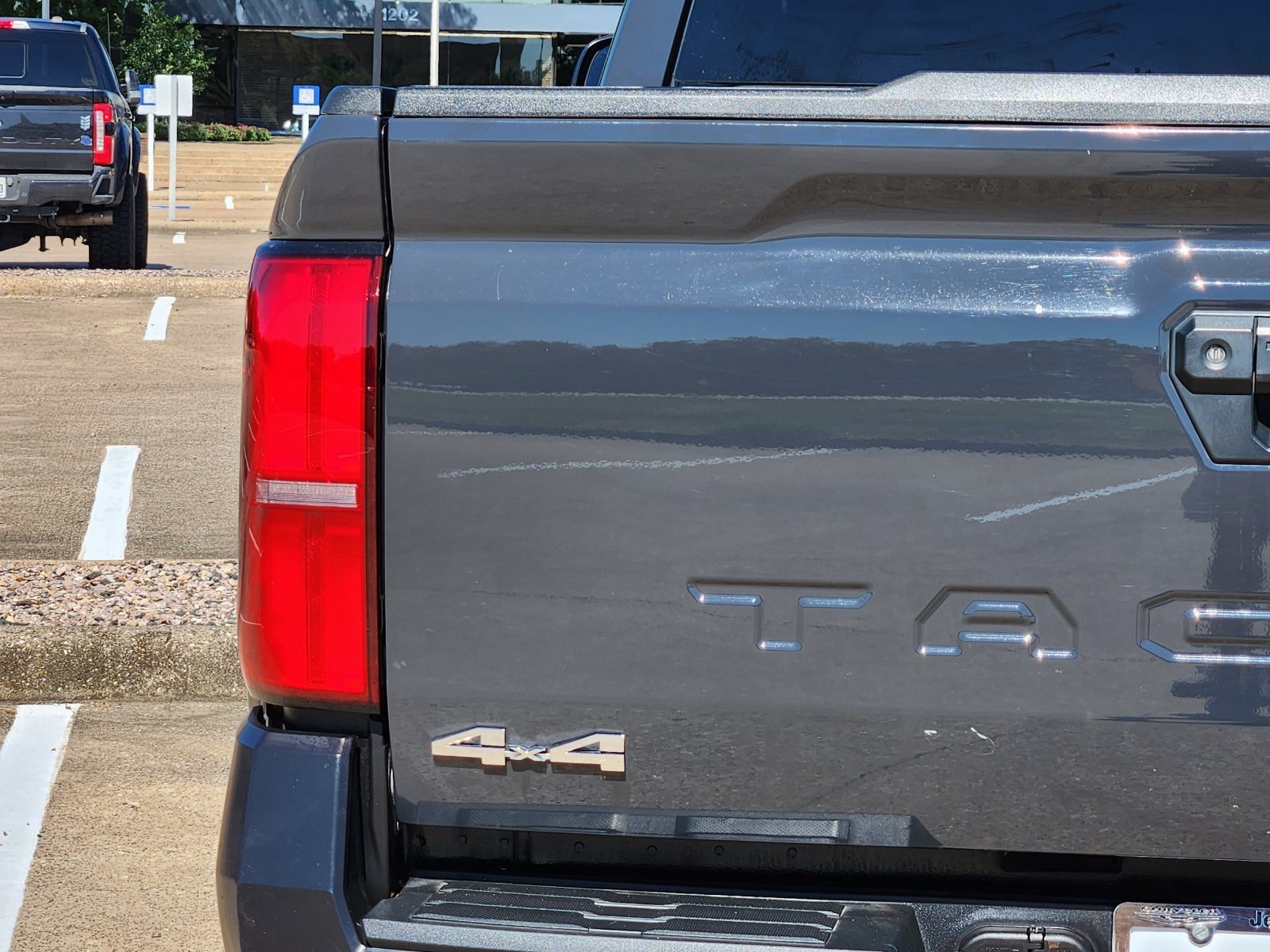 Used 2024 Toyota Tacoma SR AWD/4WD image 15