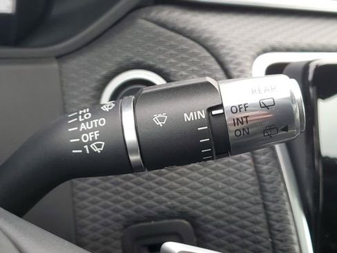 Used 2021 Land Rover Range Rover Velar R-Dynamic S image 12