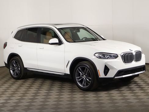 Used 2023 BMW X3 xDrive30i AWD/4WD image 2