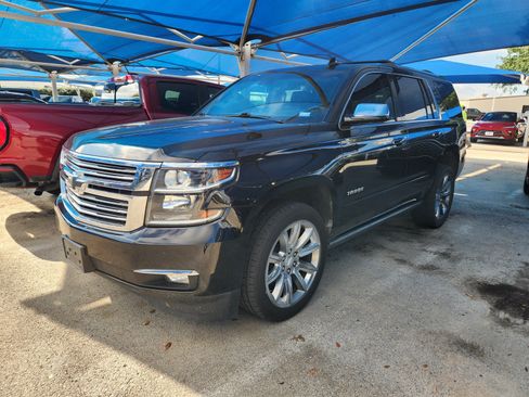 Used 2018 Chevrolet Tahoe Premier RWD image 2
