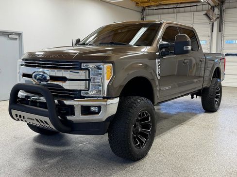 Used 2017 Ford F250 Lariat w/ Lariat Value Package image 8