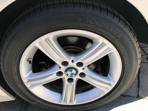 Used 2015 BMW 320i Sedan RWD image 9