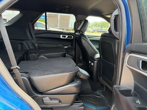 Used 2020 Ford Explorer XLT w/ Equipment Group 202A AWD/4WD image 43