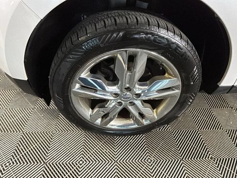 Used 2014 Ford Edge Limited w/ Equipment Group 301A FWD image 11