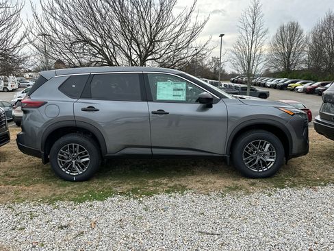 New 2026 Nissan Rogue S image 3