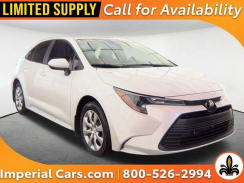 Used 2026 Toyota Corolla LE FWD image 1